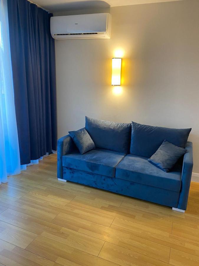 Lux Apartaments Батуми Стая снимка