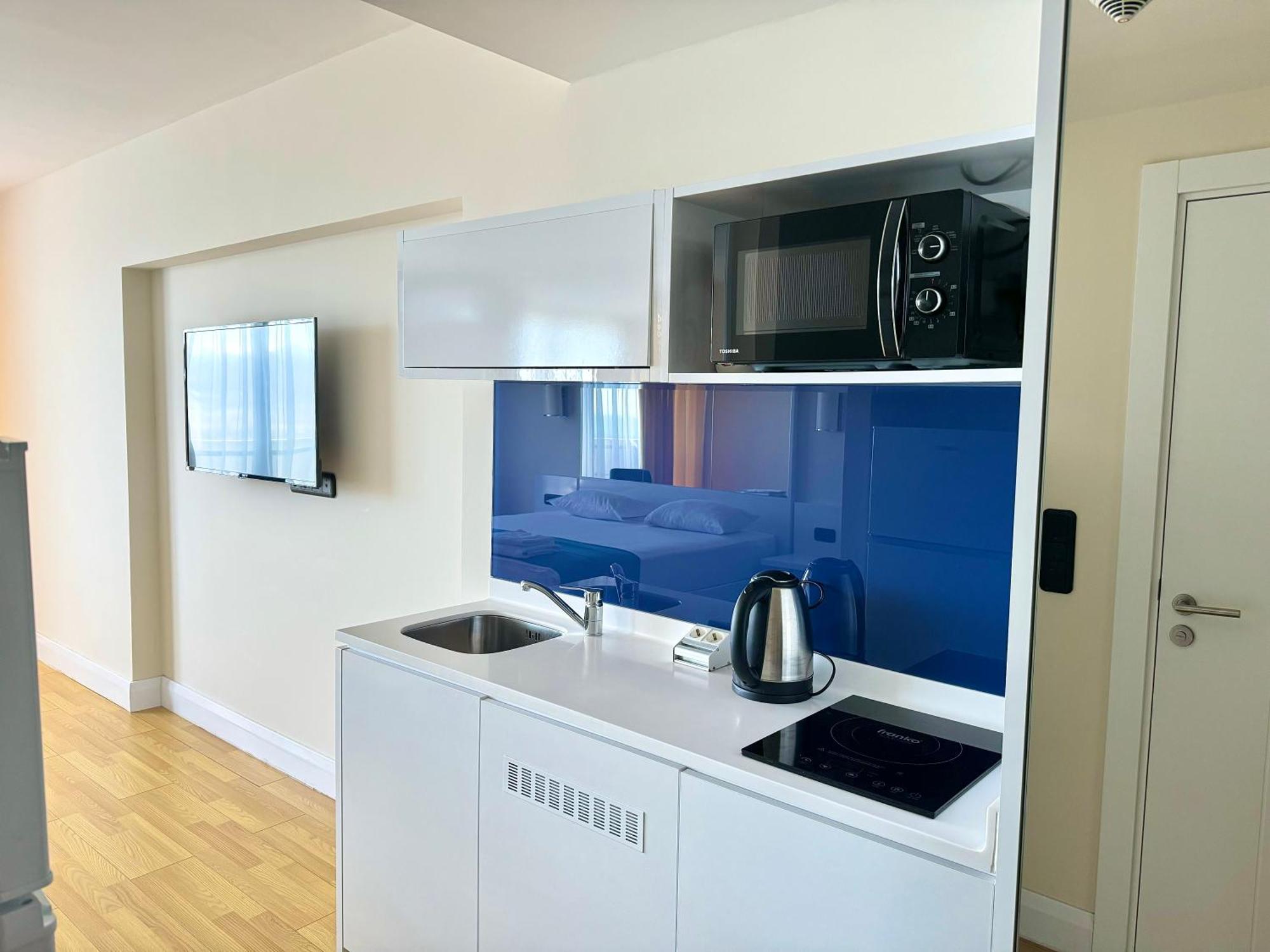 Lux Apartaments Батуми Екстериор снимка